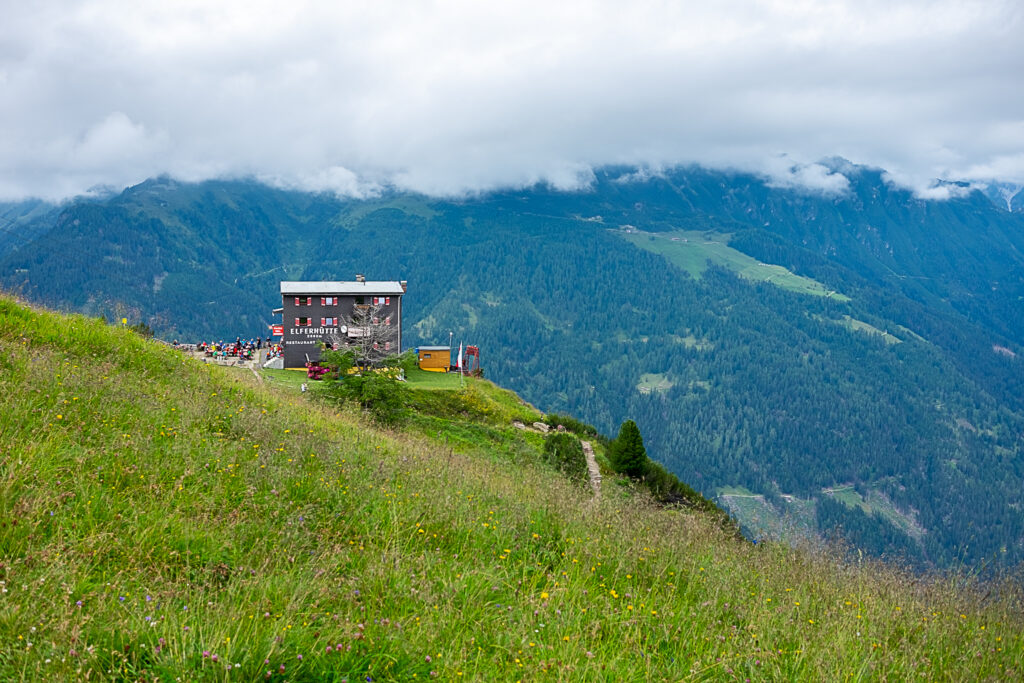 Die Elfer-Hütte